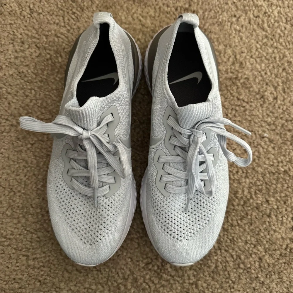 NIKE epic react flyknit running shoes - Picture 3 of 8